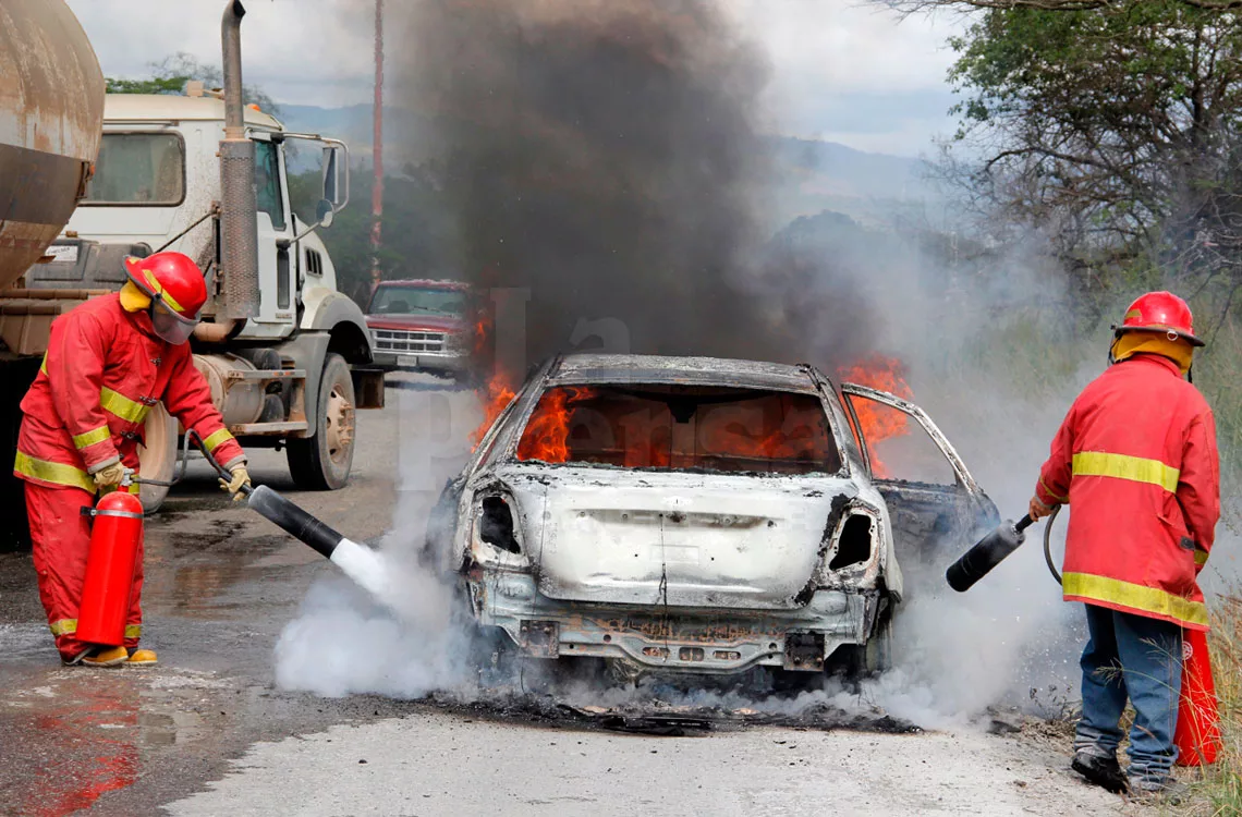 Mantenimiento es esencial para evitar incendios en vehículos Mantenimiento es esencial para evitar incendios en vehículos