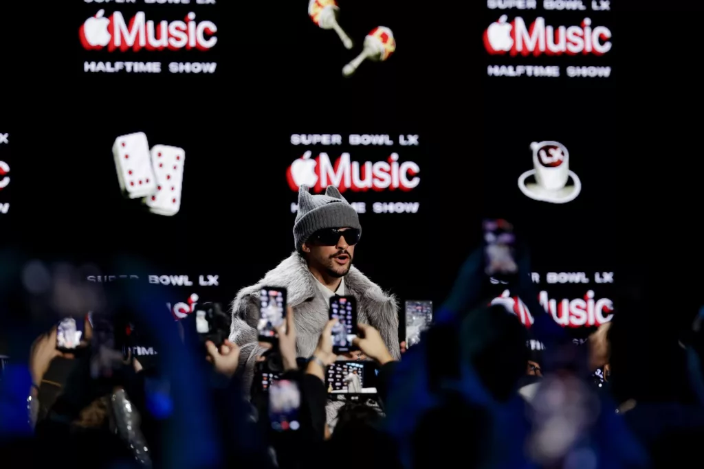 Bad Bunny sobre el medio tiempo del Super Bowl: "Será una gran fiesta y llevaré mucho de mi cultura"
