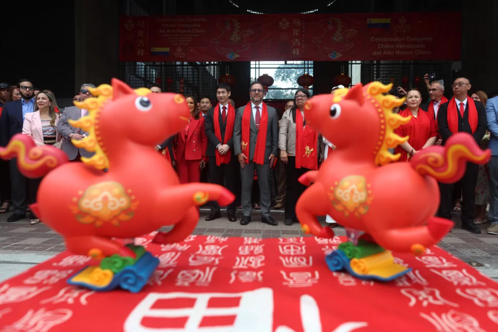 Inicia el Año del Caballo: China y su diáspora global celebran el Año Nuevo Lunar entre tradición y modernidad