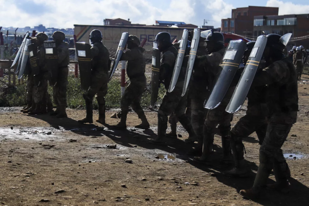 Trágico accidente aéreo de carga militar en Bolivia deja 22 fallecidos y desata crisis monetaria