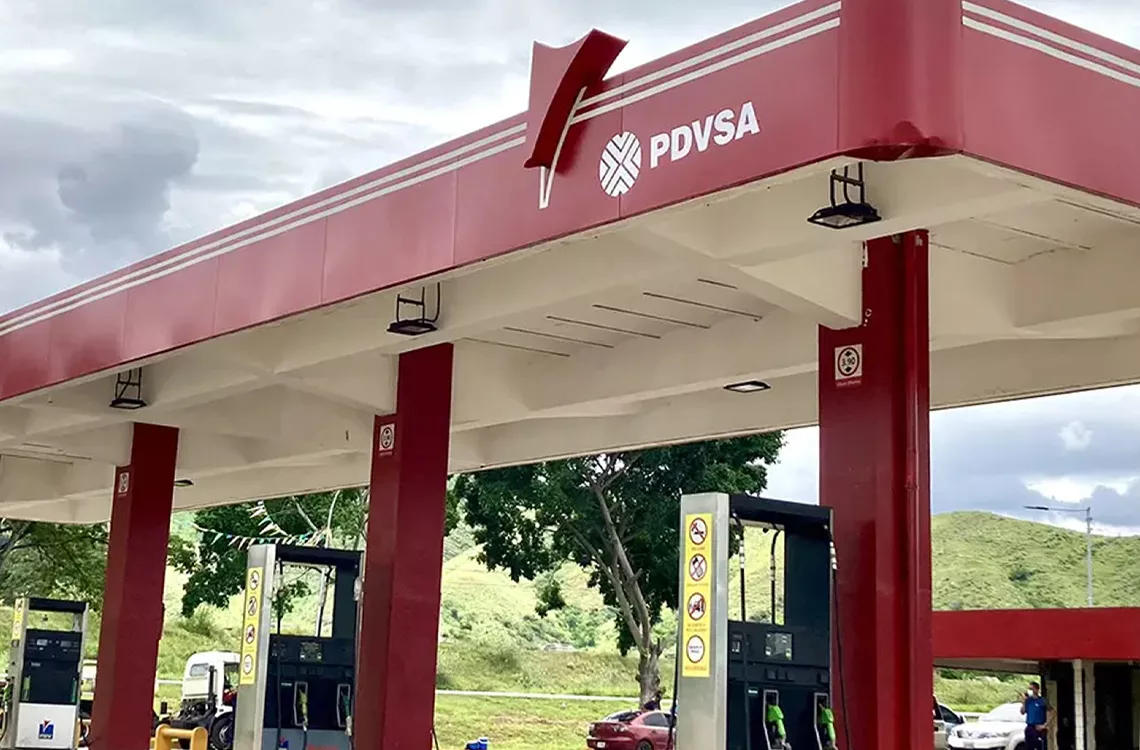 PDVSA venderá gasolina de 97 octanos PDVSA venderá gasolina “Súper Premium” de 97 octanos a 1$ por litro en Caracas