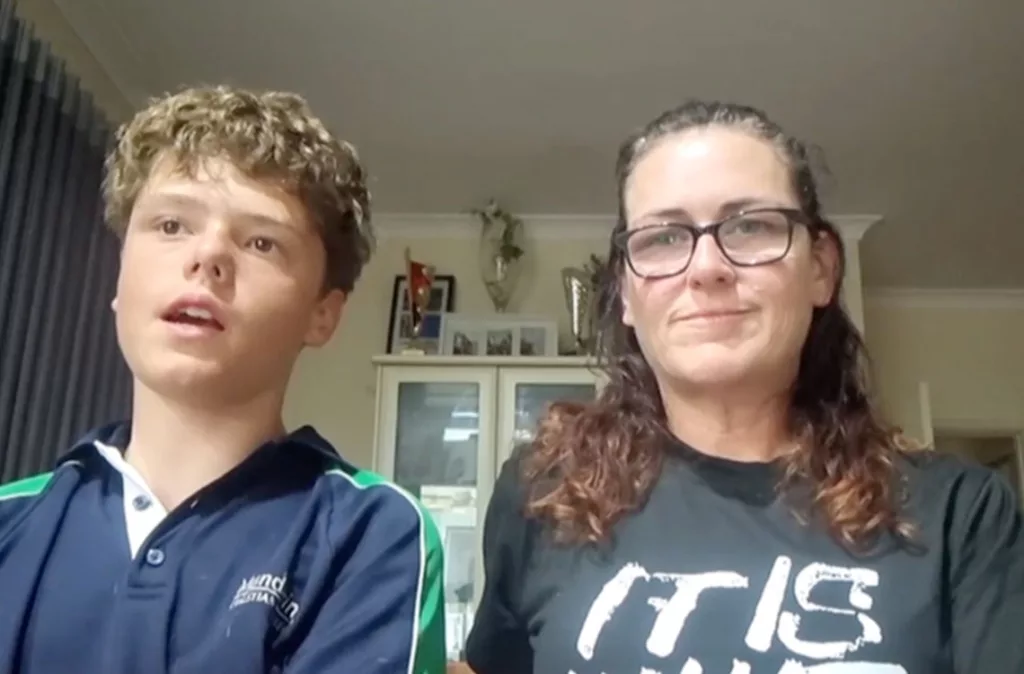 Un adolescente de Australia salvó a su familia nadando cuatro horas en mar abierto para buscar ayuda