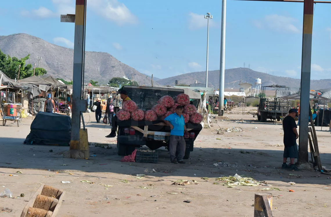 Agricultores de 6 estados perjudicados por contrabando de alimentos