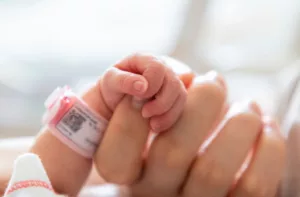 Médicos advierten: Falta de control aumenta partos prematuros