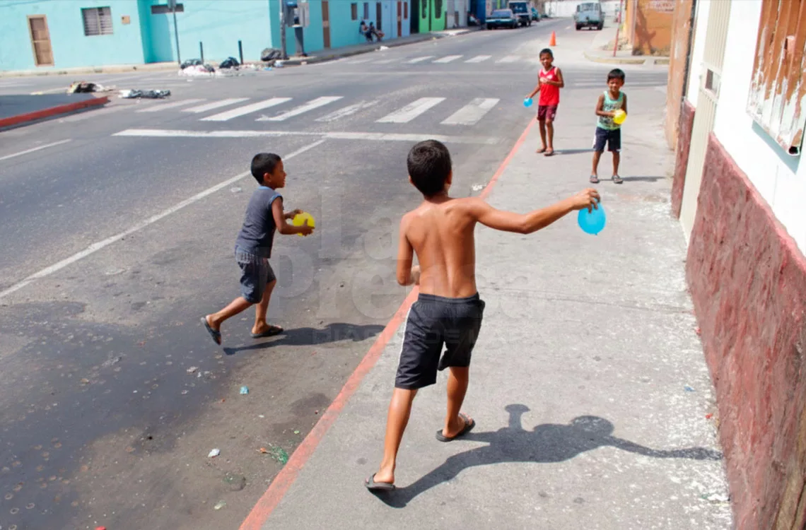 Funcionarios de seguridad en alerta por juegos de carnaval violentos