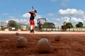 Niños venezolanos de entre 10, 11 y 12 años son firmados por equipos de la MLB