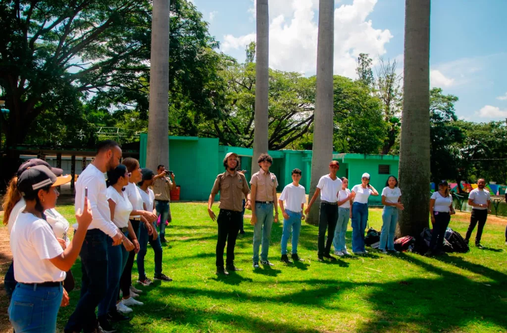 Guardaparques universitarios conmemoran 30 años de educación ambiental y liderazgo