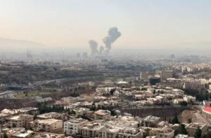 Escalada bélica en Medio Oriente: Estados Unidos e Israel ejecutan ofensiva militar contra Irán