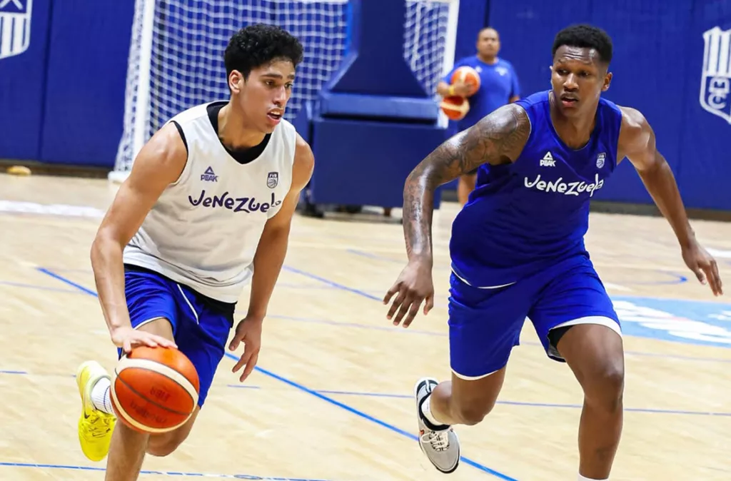 Venezuela se prepara para enfrentar a Brasil en su casa