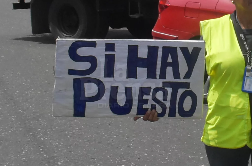 necesidad de trabajar no implica apoderarse de la calle