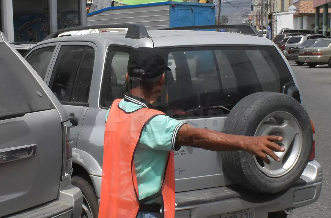 necesidad de trabajar no implica apoderarse de la calle