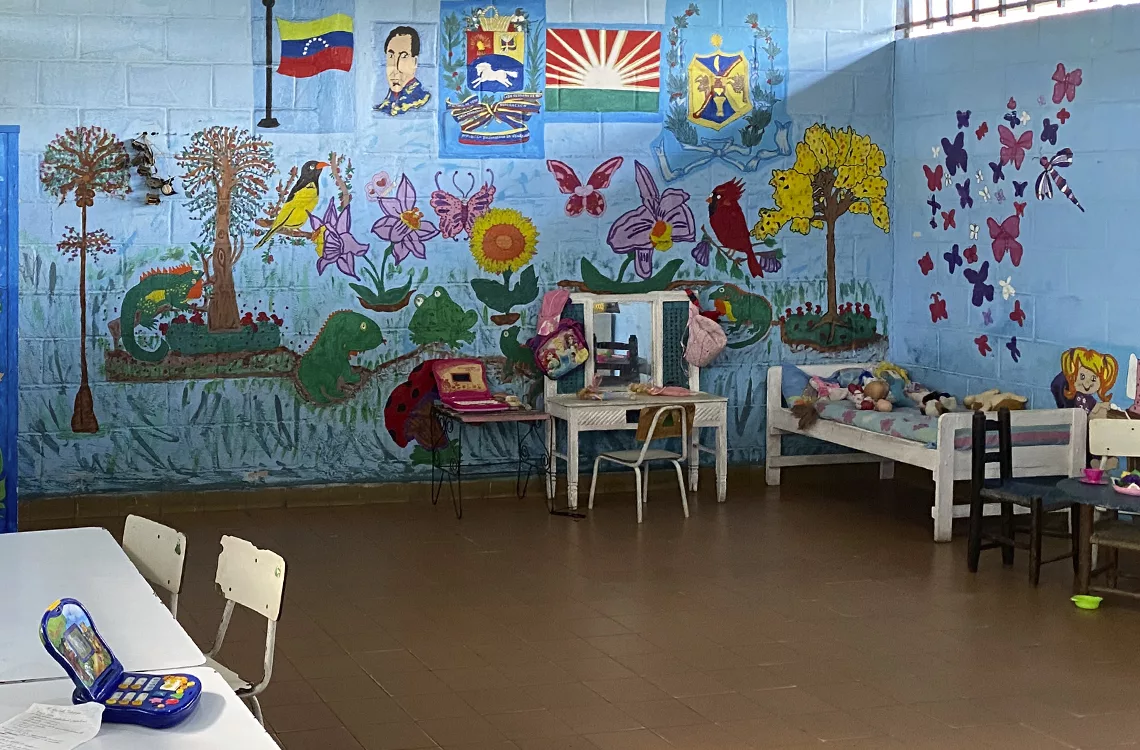 representantes recuperan áreas del preescolar Pedro León Torres representantes recuperan áreas del preescolar Pedro León Torres