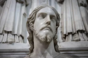Descubren en una basílica romana una posible obra perdida de Miguel Ángel: El busto del Cristo Salvador