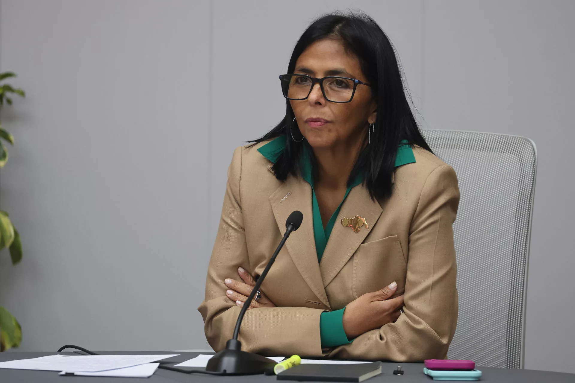 Delcy Rodríguez anuncia cambios en los ministerios de Energía Eléctrica, Transporte, Trabajo, Vivienda y Obras Públicas