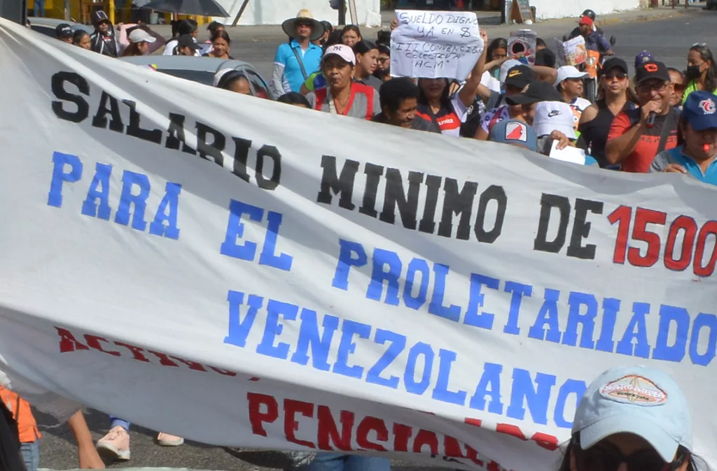 Desde 200 a 4.800 dólares es la propuesta de los gremios para un ajuste de salario