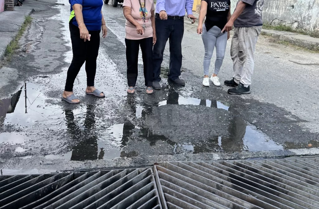 familias de Los Rastrojos denuncian colapso de red de agua tras 5 años de olvido
