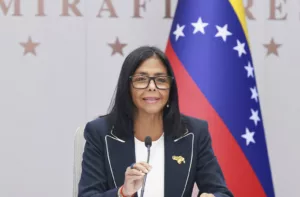 Rodríguez promete entorno seguro para inversiones en Venezuela ante empresarios en Miami