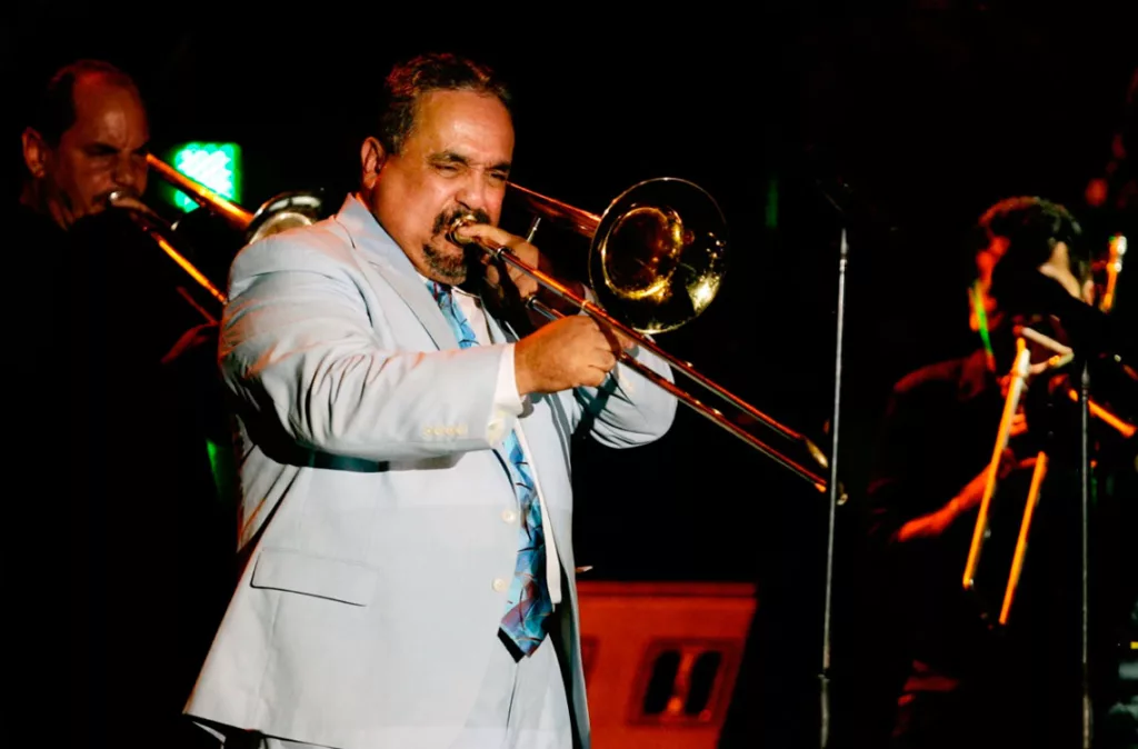 Nueva York despide a Willie Colón con una emotiva ceremonia en la Catedral de San Patricio