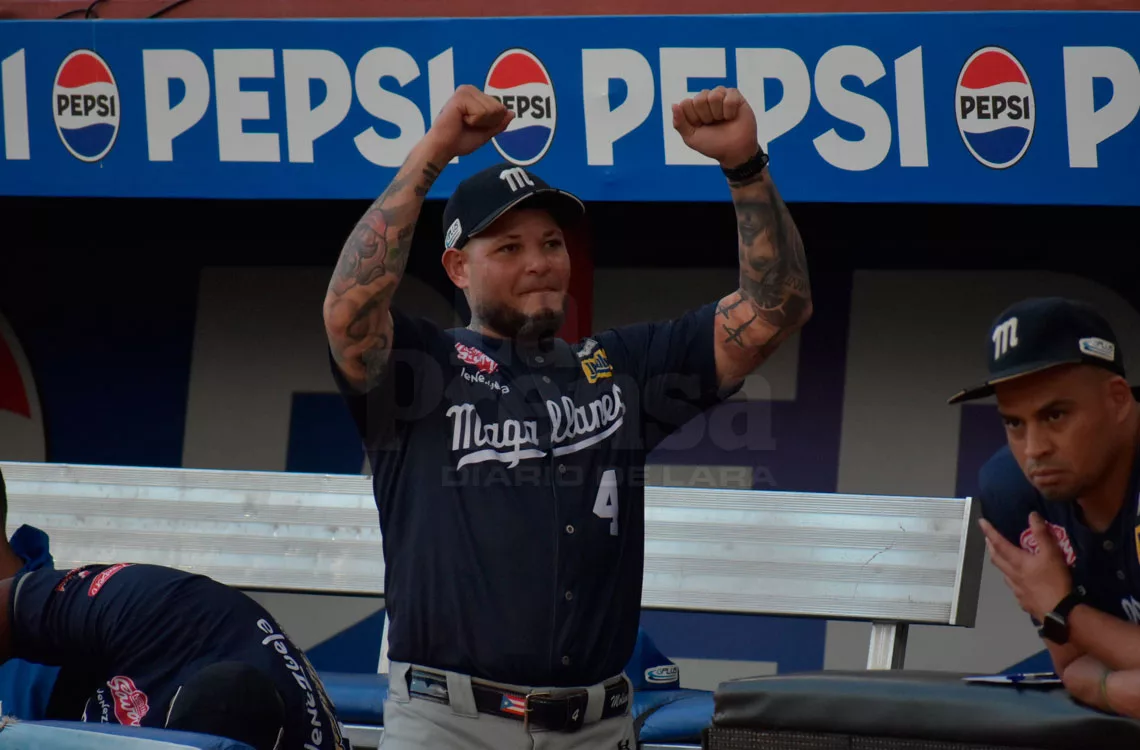 El campeón es ratificado: Yadiel Molina extiende contrato con Magallanes