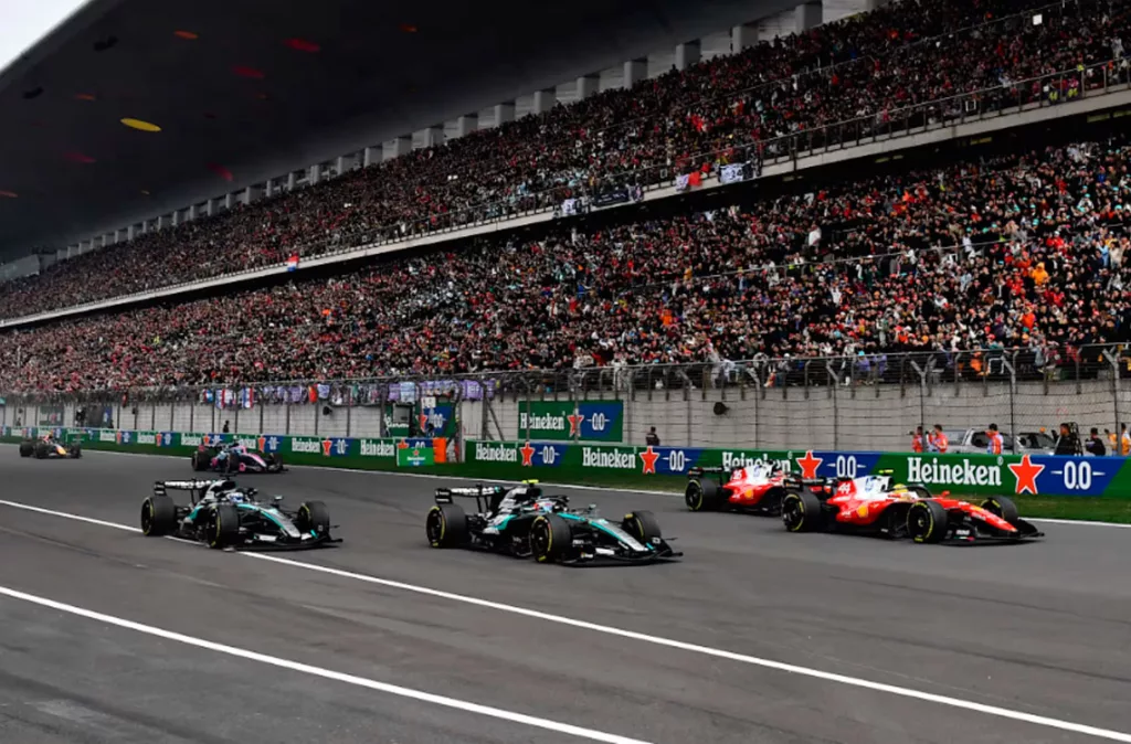 GP de China: Kimi Antonelli logra su primera victoria en la F1 y Hamilton debuta en el podio con Ferrari