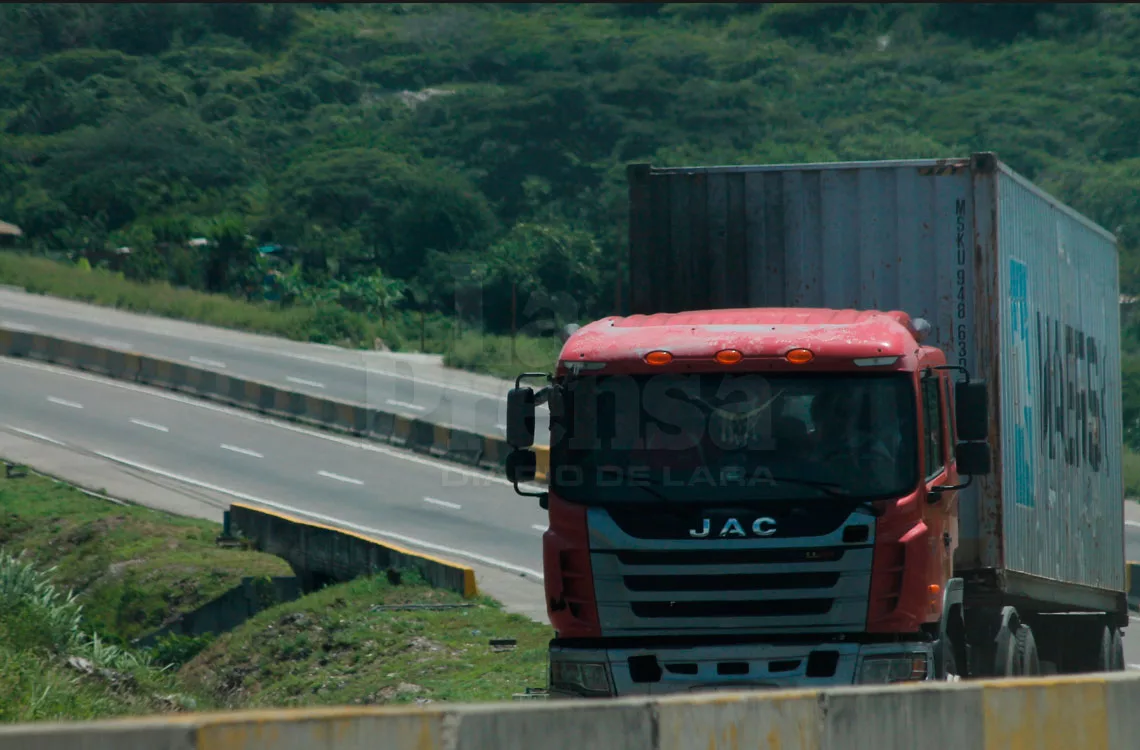 INTT restringe el tránsito de carga pesada en vías nacionales por Semana Santa 2026