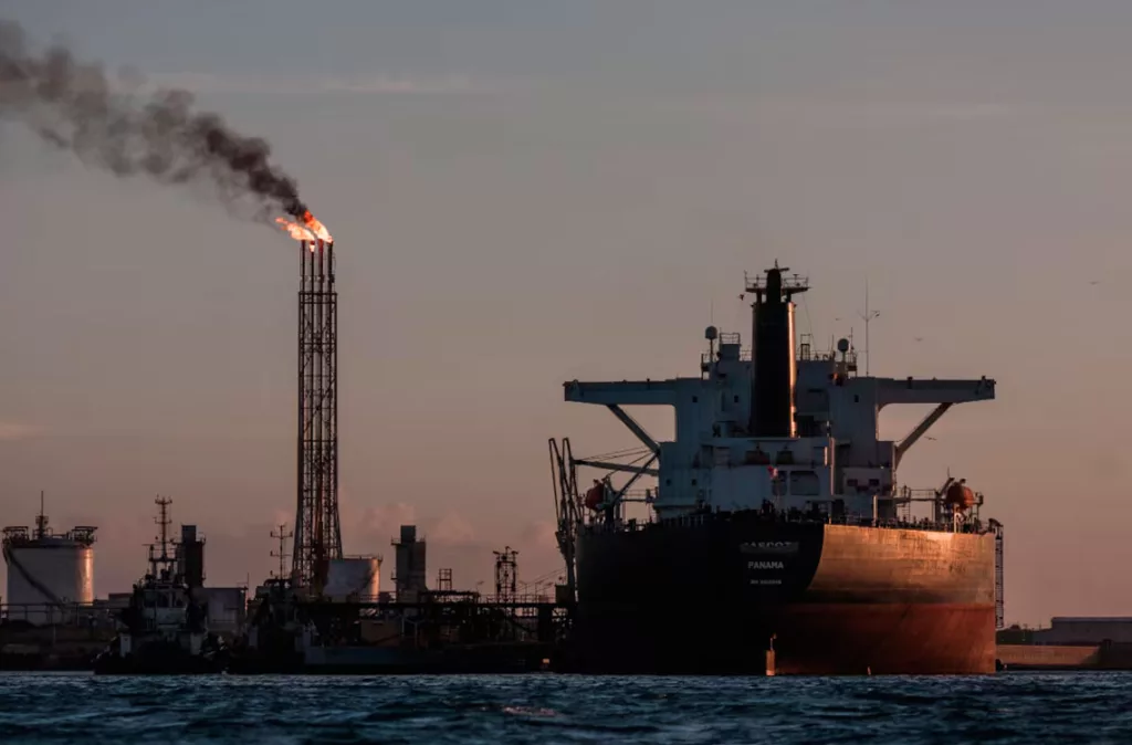 El barril de petróleo crudo Brent sube un 10% tras conflictos bélicos en Medio Oriente