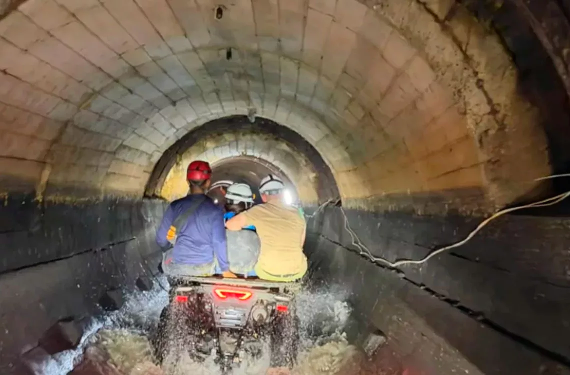 Emergencia en Sucre: Operativo de rescate tras accidente de trabajadores en el tunel de Guacamán