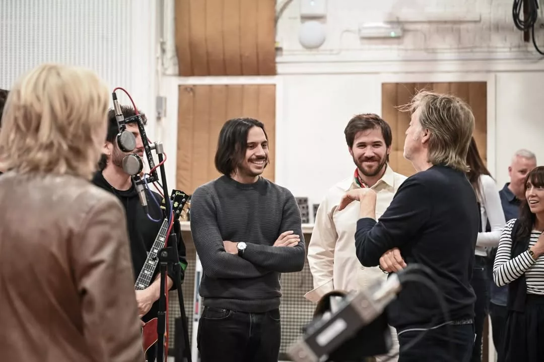 Los Mesoneros y Paul McCartney: El increíble encuentro con la leyenda de The Beattles en Abbey Road