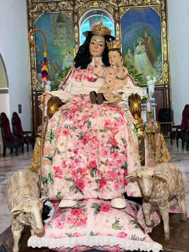 Vestida de fe: Conoce los trajes que llevó la Divina Pastora en esta visita 168
