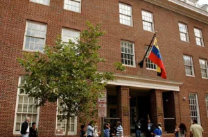 Venezuela se prepara para reabrir su Embajada en Estados Unidos