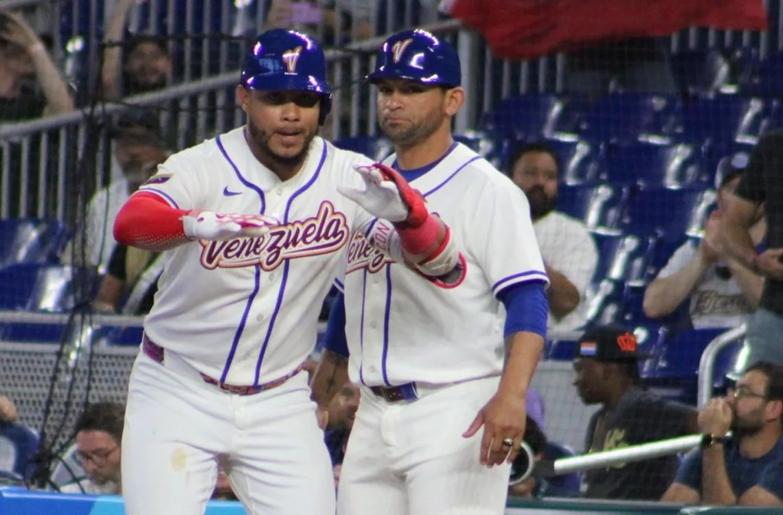 Venezuela supera a Países Bajos e inicia ganando el Clásico Mundial