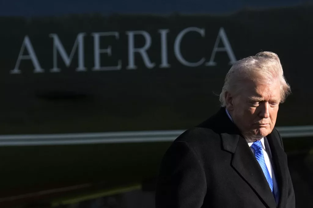 Trump flexibiliza sanciones para permitir la reapertura de la embajada de Venezuela en Washington