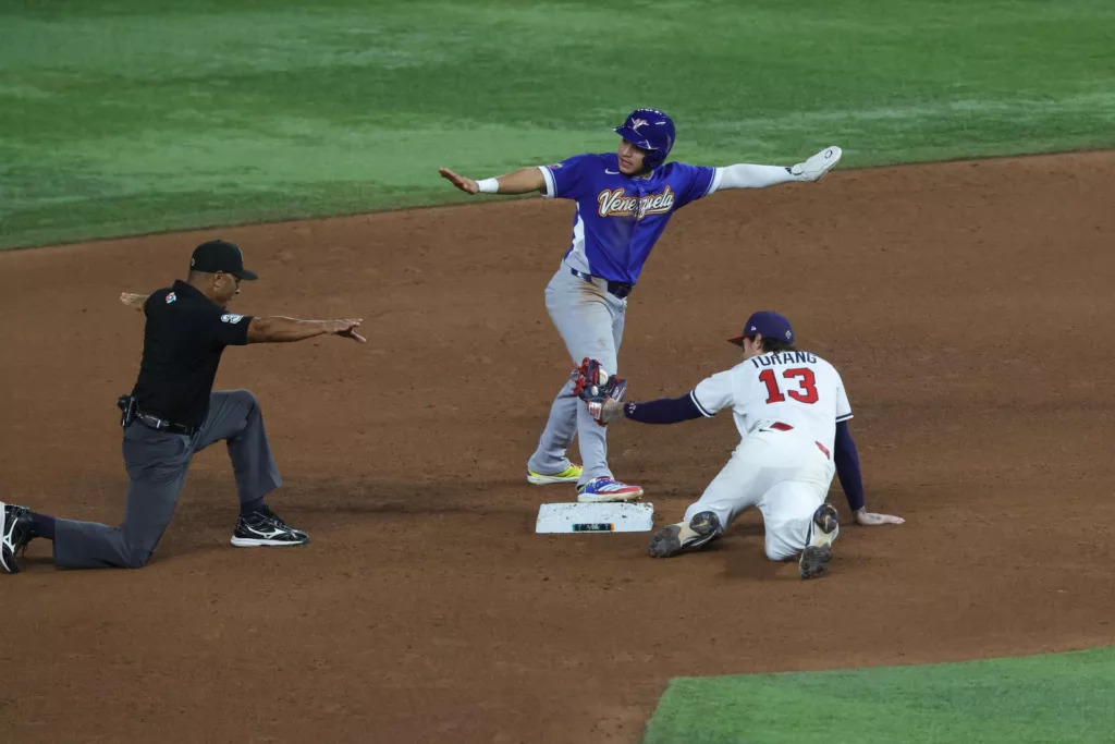 ¡Gloria al bravo pueblo! Venezuela campeón del Clásico Mundial de Béisbol