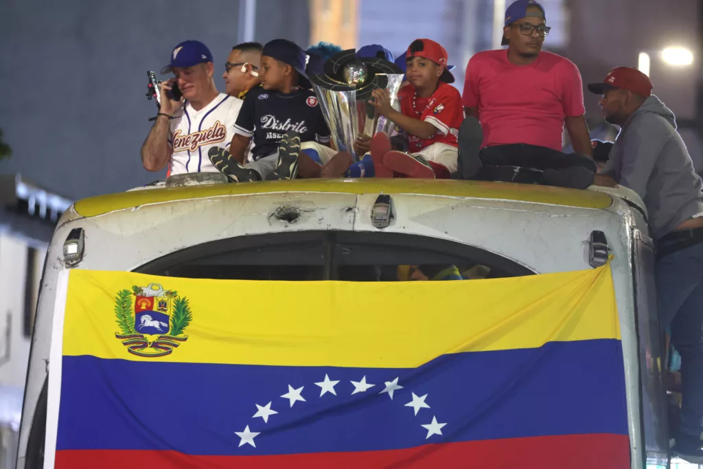 Venezuela decreta el "Día Nacional del Béisbol" y honra a los campeones con "Paseo de las Estrellas"