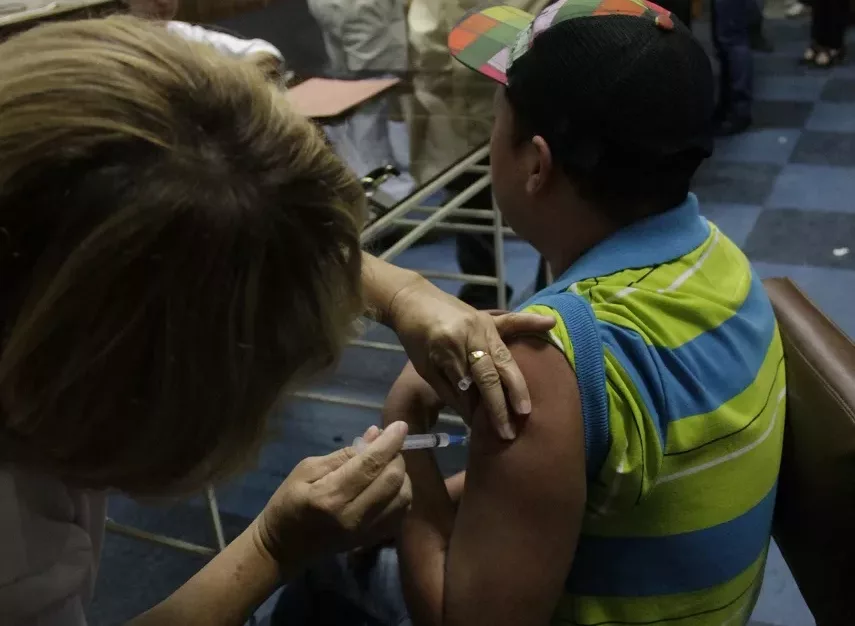 vacunas para la fiebre amarilla