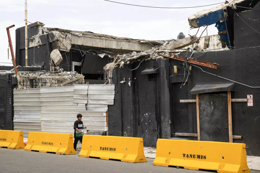 Un año de la tragedia en la discoteca Jet Set: Víctimas claman justicia ante negligencia probada