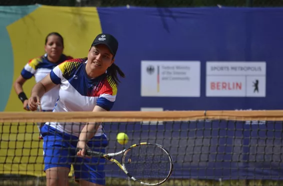 María Andreína Arce: 15 años rompiendo el silencio del autismo a través del tenis