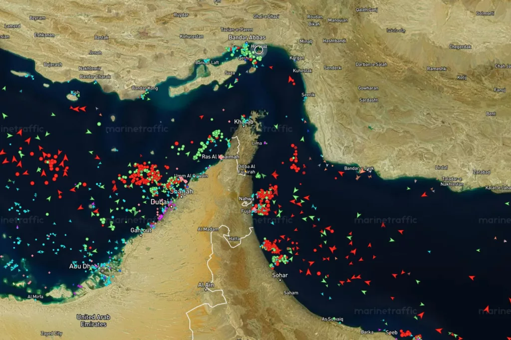 Trump mantiene el bloqueo naval a Irán pese a la reapertura del estrecho de Ormuz