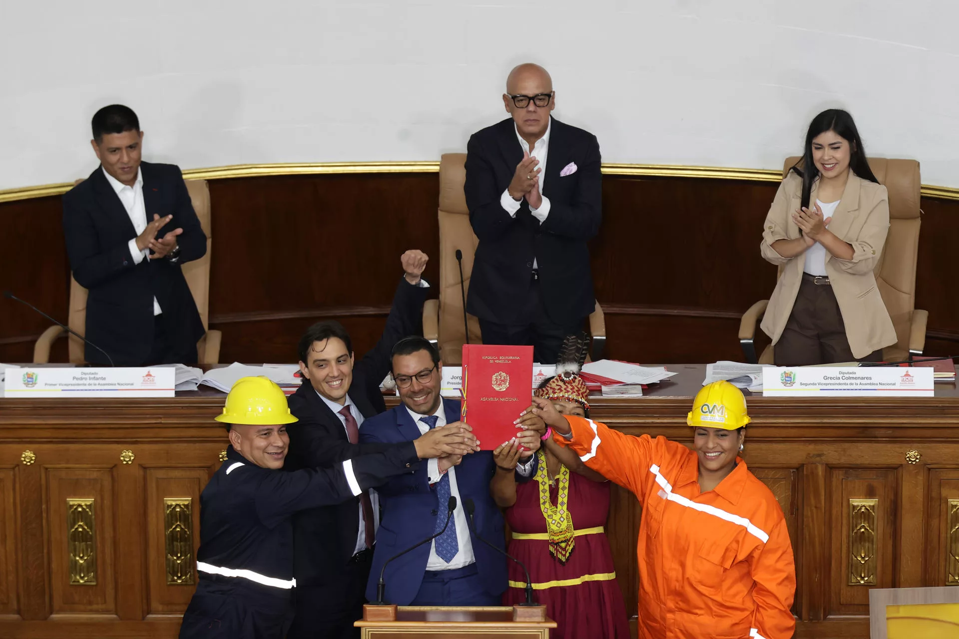 Venezuela aprueba Ley de Minas: Apertura al capital extranjero y sanciones por delitos ambientales