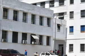 FMV cuestiona paradero de ayuda médica estadounidense y alerta sobre el abandono del 90% de la red hospitalaria