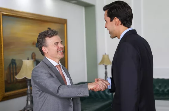 Llega a Venezuela John Barrett, nuevo encargado de negocios de EE. UU.