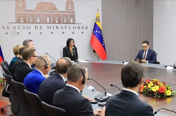 “Una licencia no brinda seguridad jurídica”: El mensaje de Delcy Rodríguez a EEUU