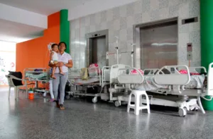 Hospitales de Venezuela tienen muy pocas camas: Hay un déficit de 90 por cada 100 mil habitantes