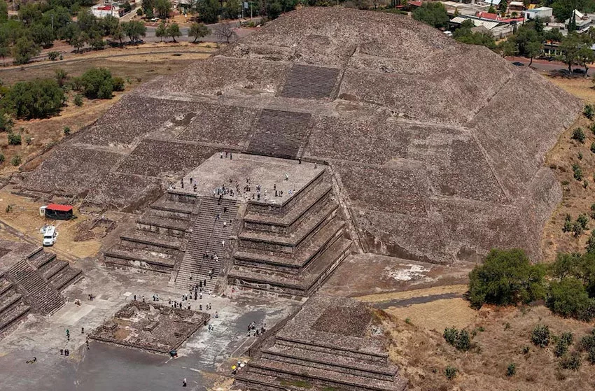 Tragedia en Teotihuacán: Ataque armado en la Pirámide de la Luna deja dos fallecidos
