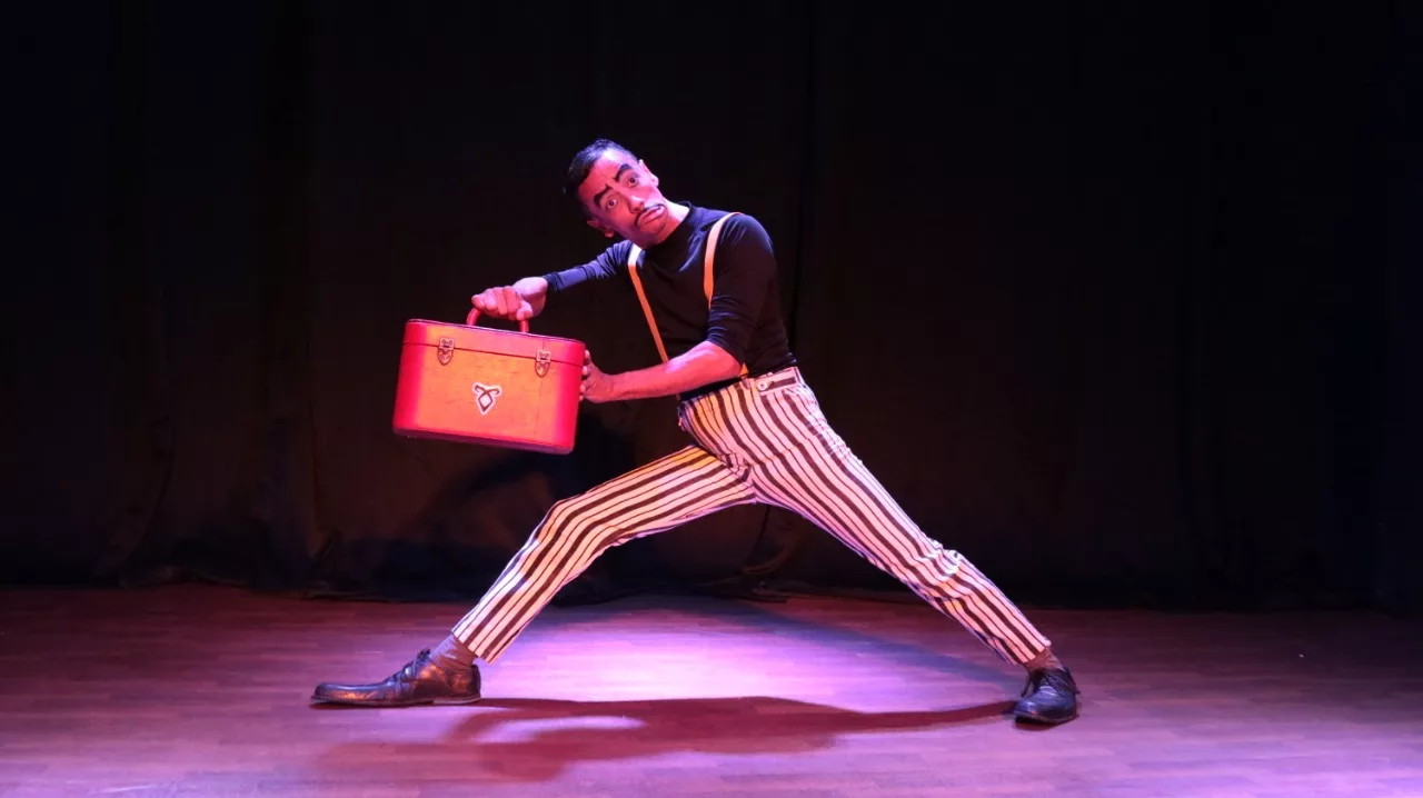 Viven la magia del Día Mundial del Circo con la escuela Paranoia