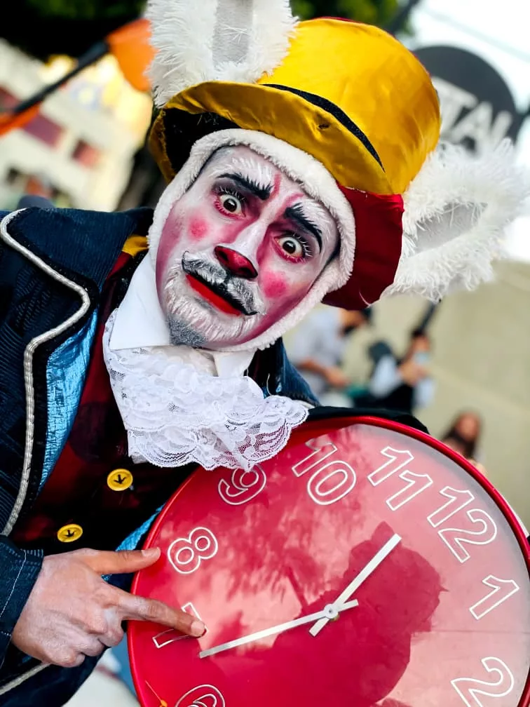 Viven la magia del Día Mundial del Circo con la escuela Paranoia