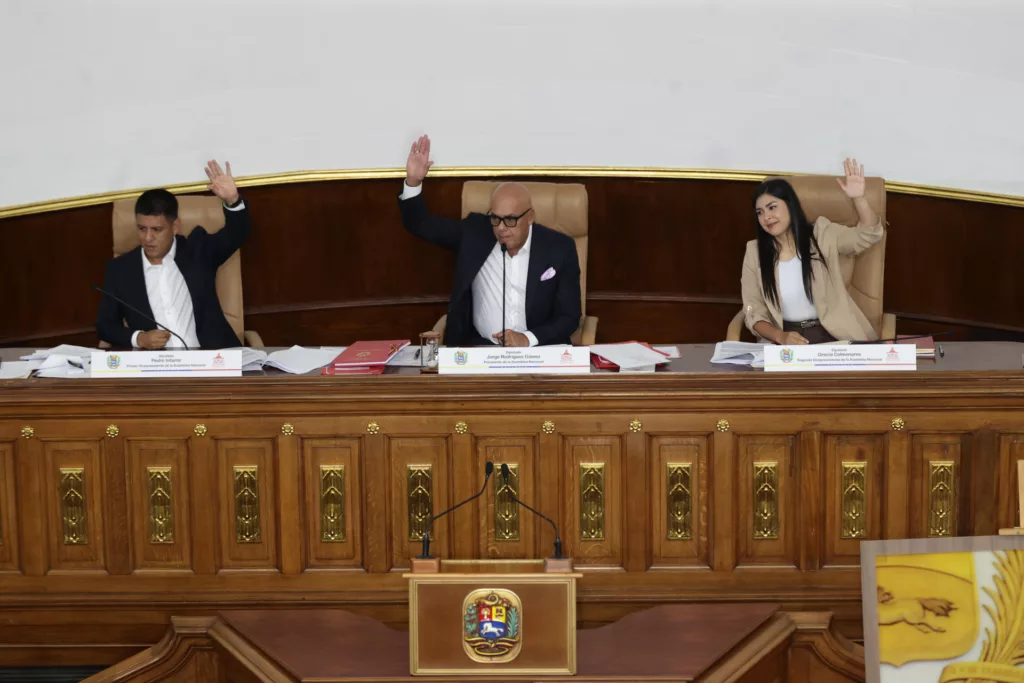 Venezuela aprueba Ley de Minas: Apertura al capital extranjero y sanciones por delitos ambientales