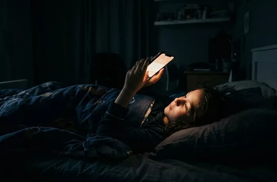 Cuerpo y cerebro en riesgo: Las graves secuelas de las noches en vela en la niñez
