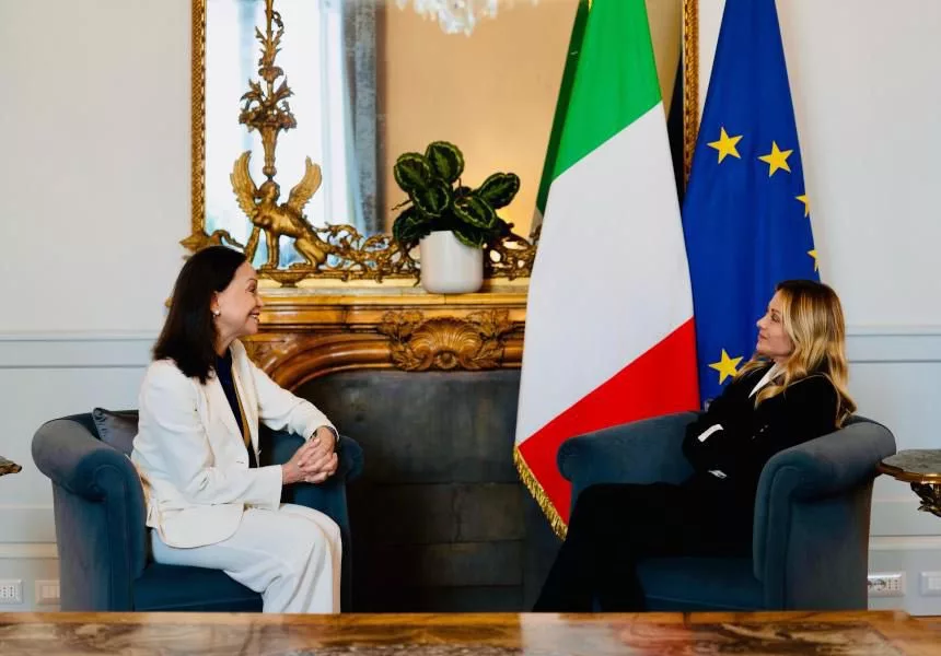 Giorgia Meloni y María Corina Machado
