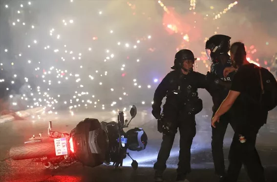 Celebraciones por el título de Champions del PSG en Francia dejan un muerto y centenares de heridos